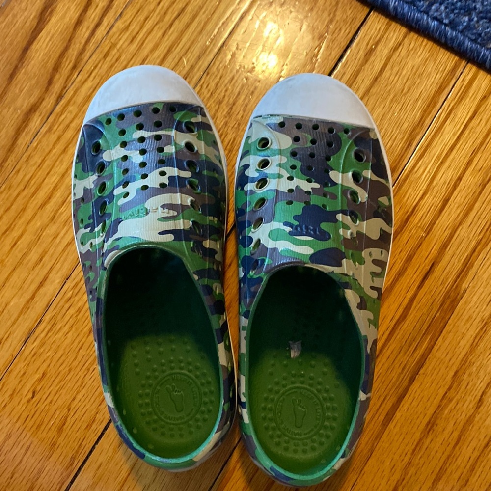 Native camp slide on water shoe rubber